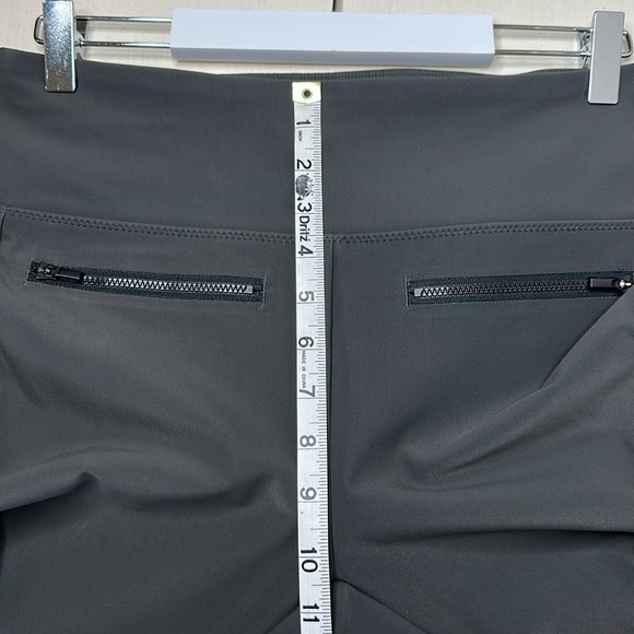 Athleta Stellar Crop Pant Olive Green with Front Zipper Pockets Size Medium - Picture 12 of 13